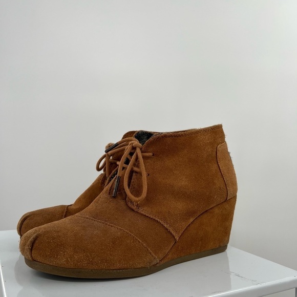 Toms Hidden Wedge Suede Booties Ladies Size 8 - Picture 6 of 8